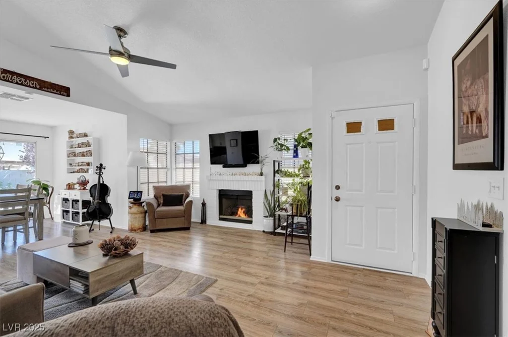 656 Thornewood, Las Vegas, NV 89123