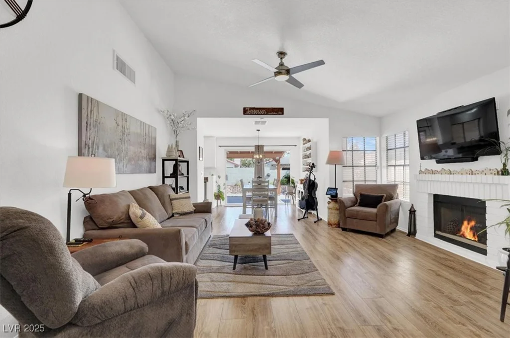 656 Thornewood, Las Vegas, NV 89123