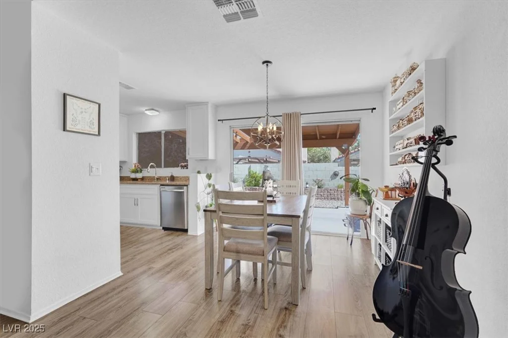 656 Thornewood, Las Vegas, NV 89123