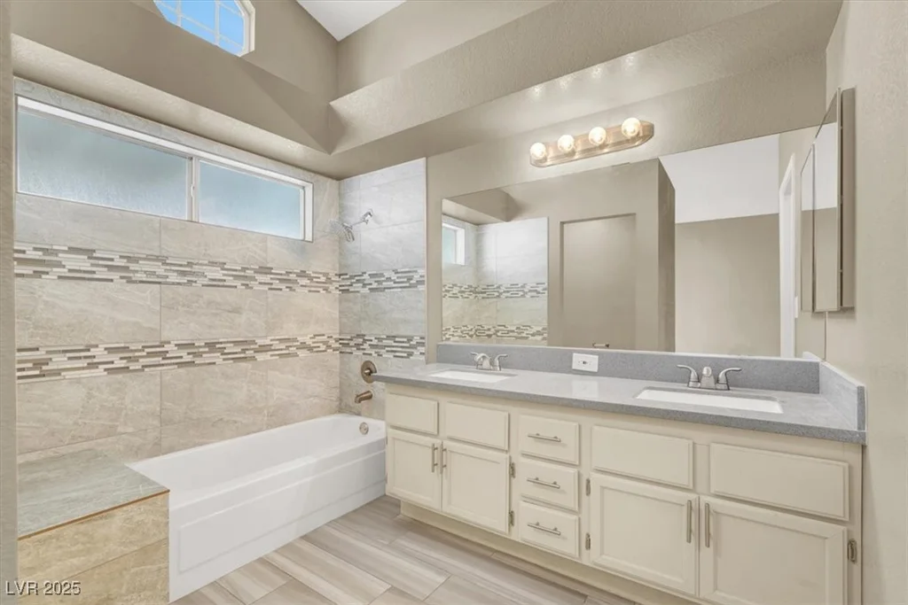 5762 Yerington, Las Vegas, NV 89110