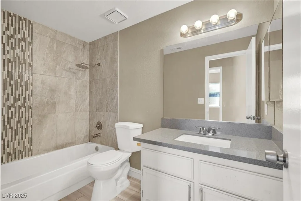 5762 Yerington, Las Vegas, NV 89110