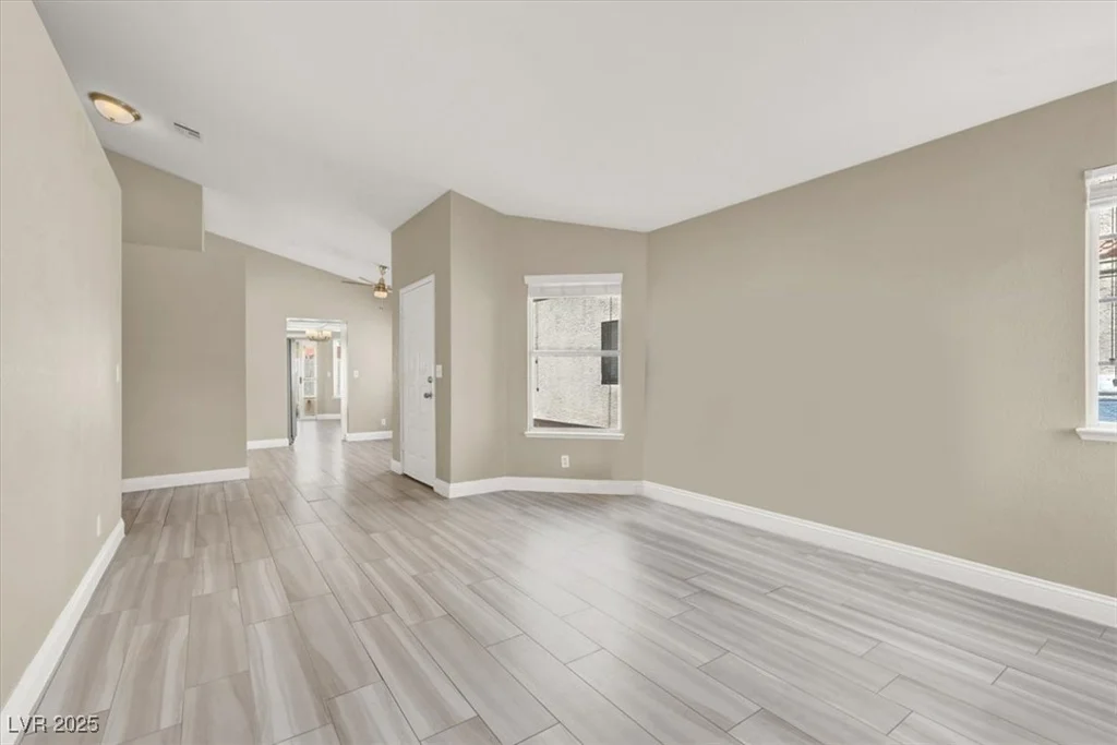 5762 Yerington, Las Vegas, NV 89110
