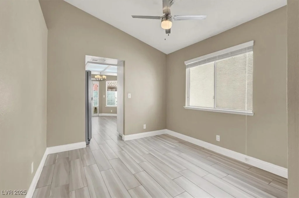 5762 Yerington, Las Vegas, NV 89110