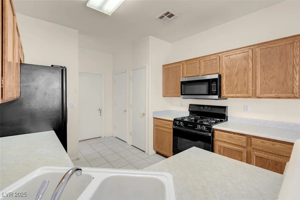 10630 Lunar Crest, Las Vegas, NV 89129