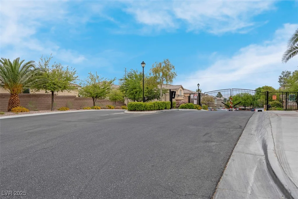 10630 Lunar Crest, Las Vegas, NV 89129