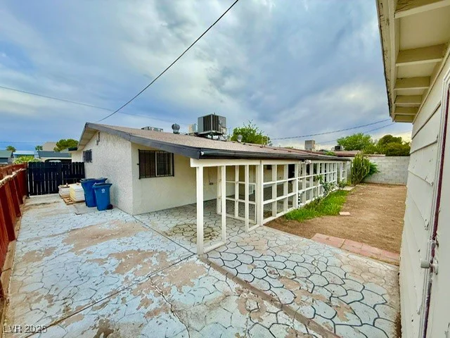 3037 Holly Hill, Las Vegas, NV 89104