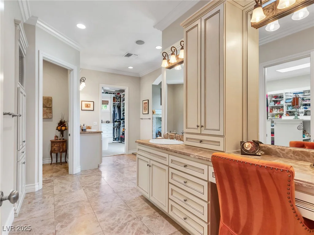 330 Rancho, Las Vegas, NV 89107