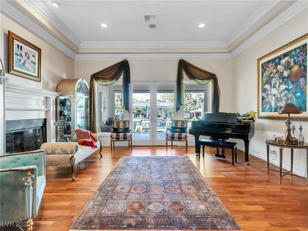 330 Rancho, Las Vegas, NV 89107