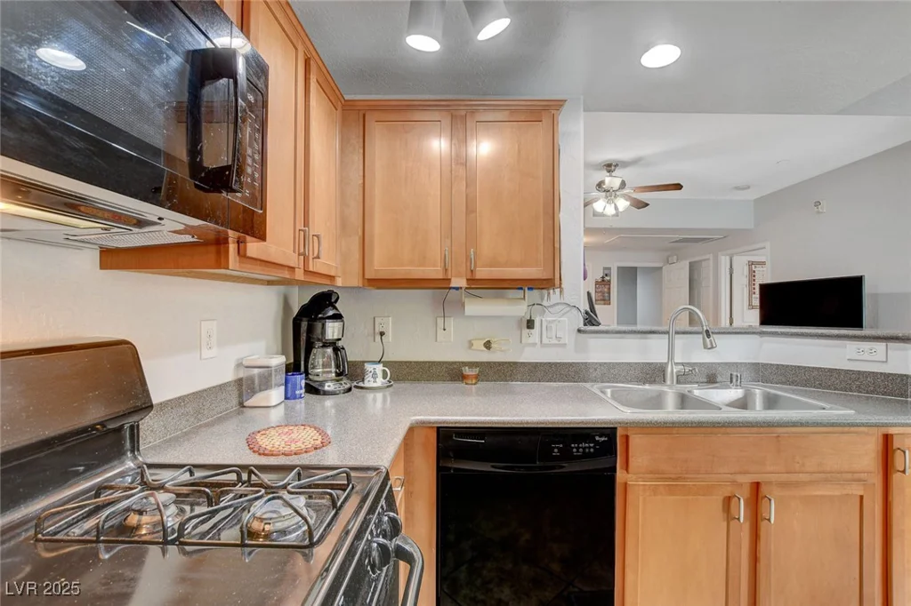 6868 Sky Pointe, Las Vegas, NV 89131