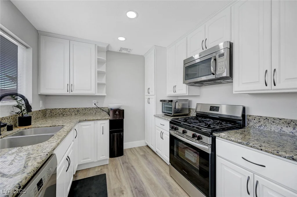 7726 Keating, Las Vegas, NV 89147