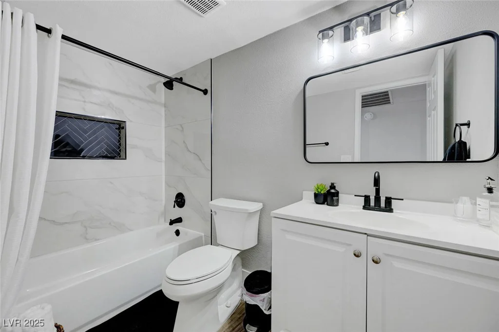 7726 Keating, Las Vegas, NV 89147