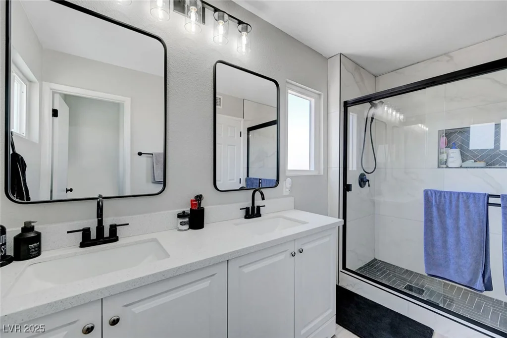 7726 Keating, Las Vegas, NV 89147