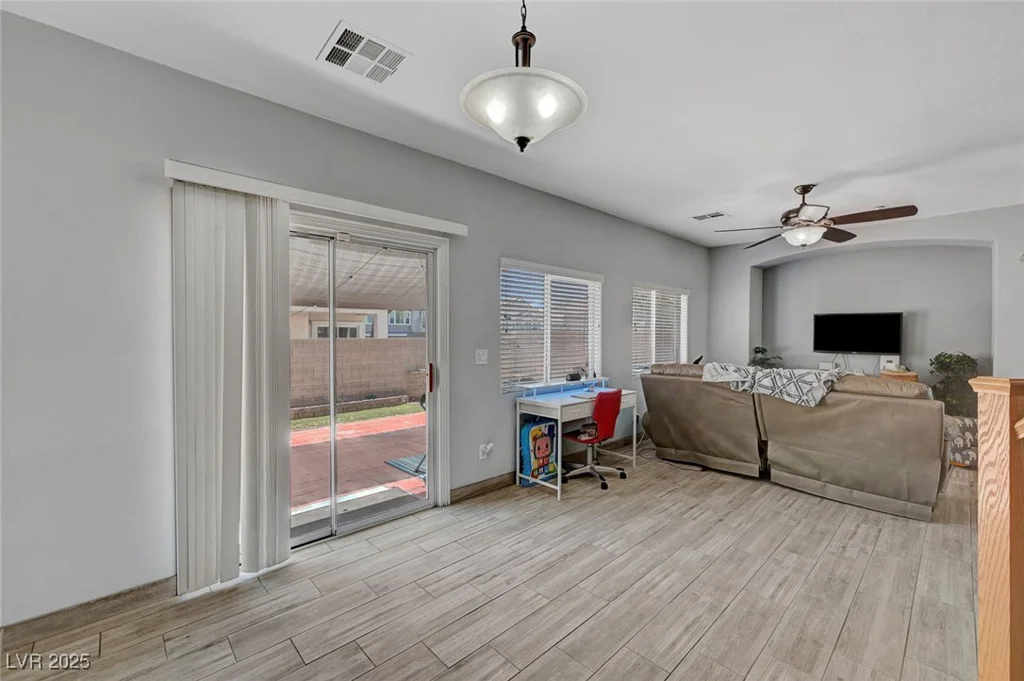 6433 Buck Jones, Las Vegas, NV 89122