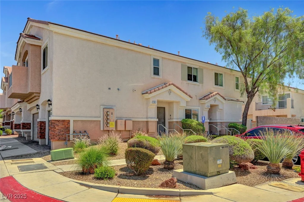 6433 Buck Jones, Las Vegas, NV 89122