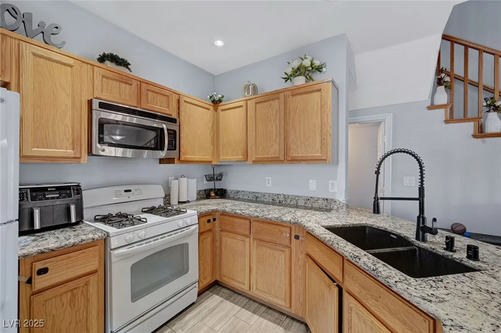 6433 Buck Jones, Las Vegas, NV 89122