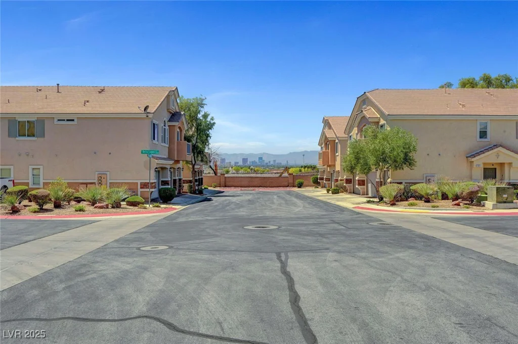 6433 Buck Jones, Las Vegas, NV 89122