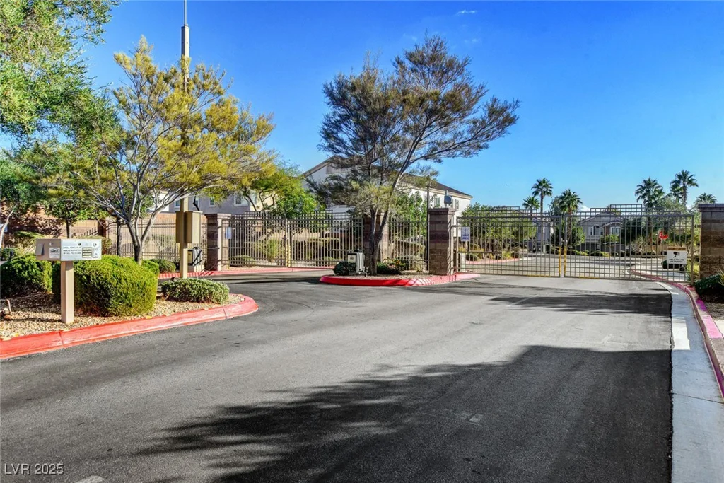 6433 Buck Jones, Las Vegas, NV 89122