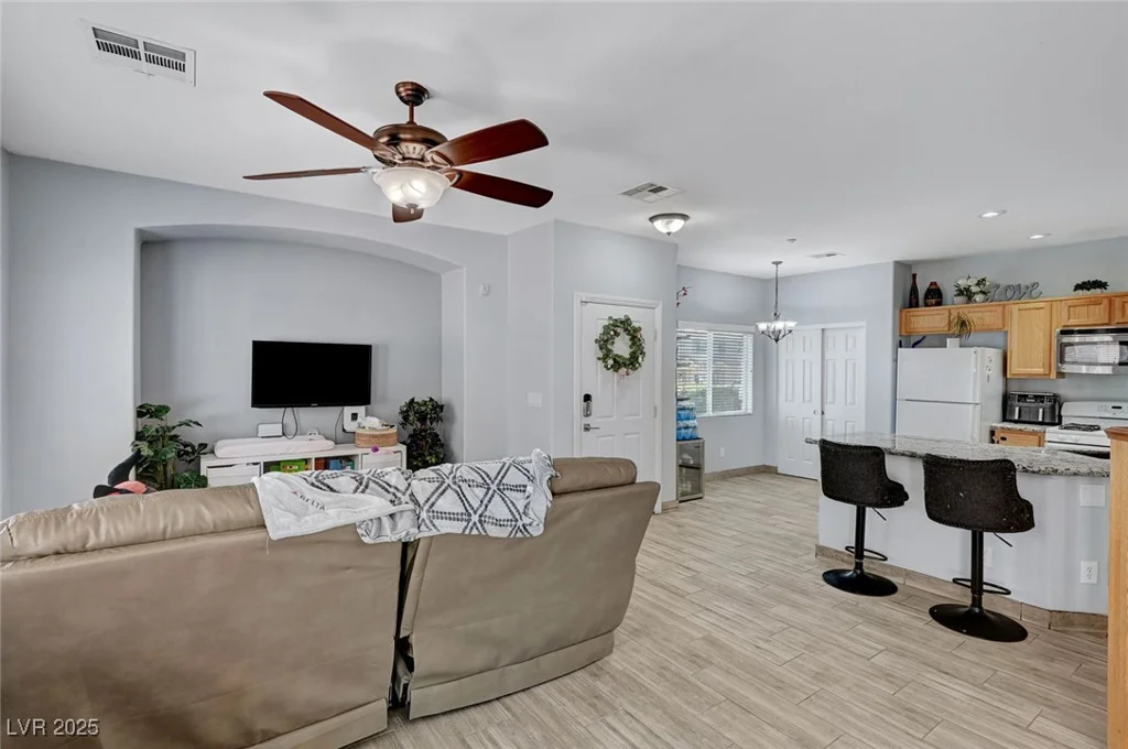 6433 Buck Jones, Las Vegas, NV 89122