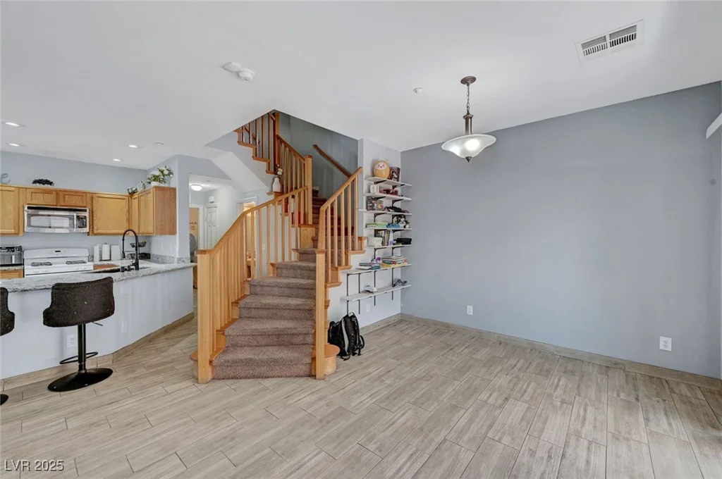 6433 Buck Jones, Las Vegas, NV 89122