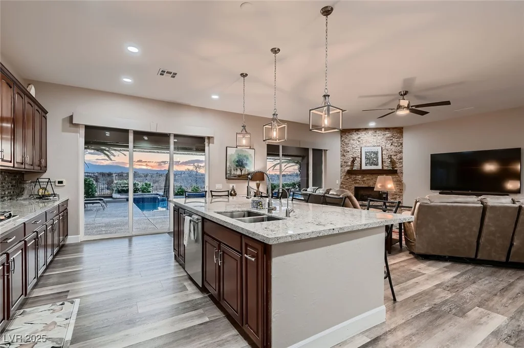 8705 Killians Greens, Las Vegas, NV 89131