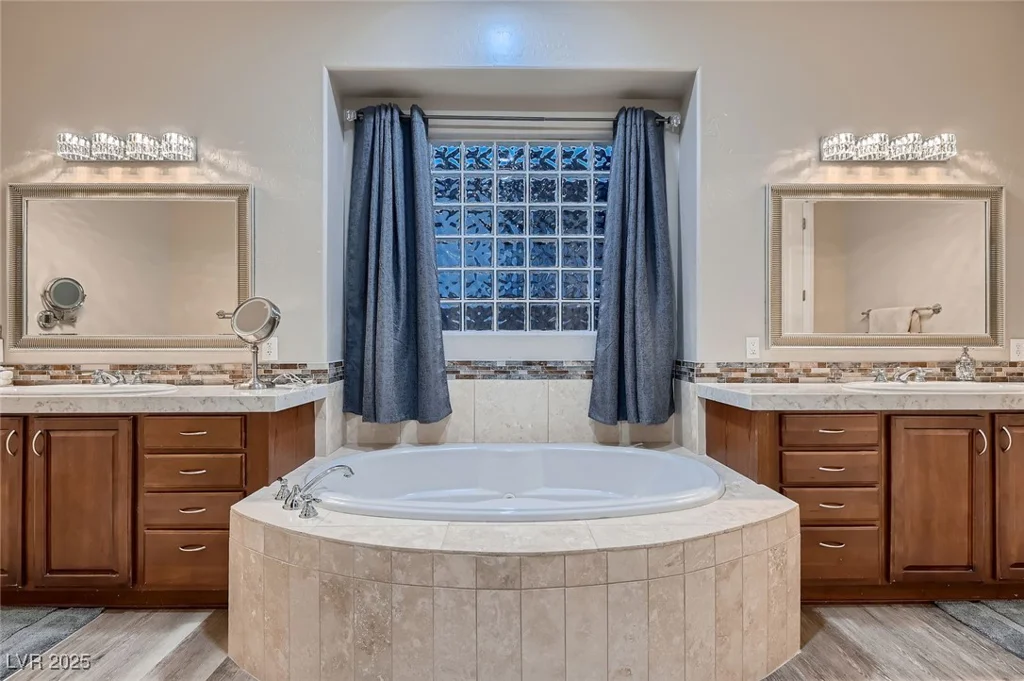 8705 Killians Greens, Las Vegas, NV 89131