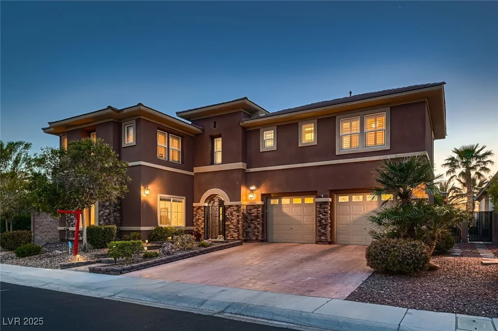 8705 Killians Greens, Las Vegas, NV 89131