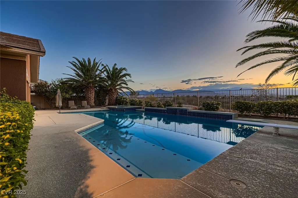 8705 Killians Greens, Las Vegas, NV 89131