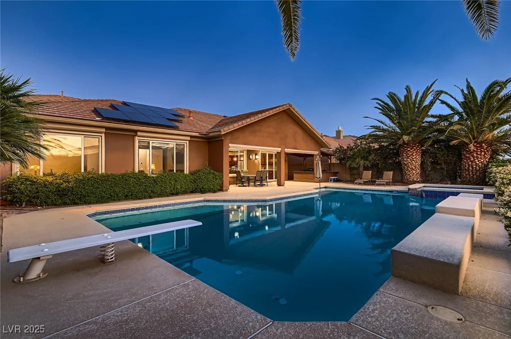 8705 Killians Greens, Las Vegas, NV 89131