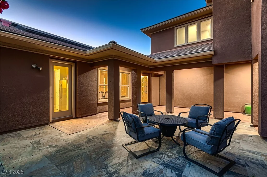 8705 Killians Greens, Las Vegas, NV 89131
