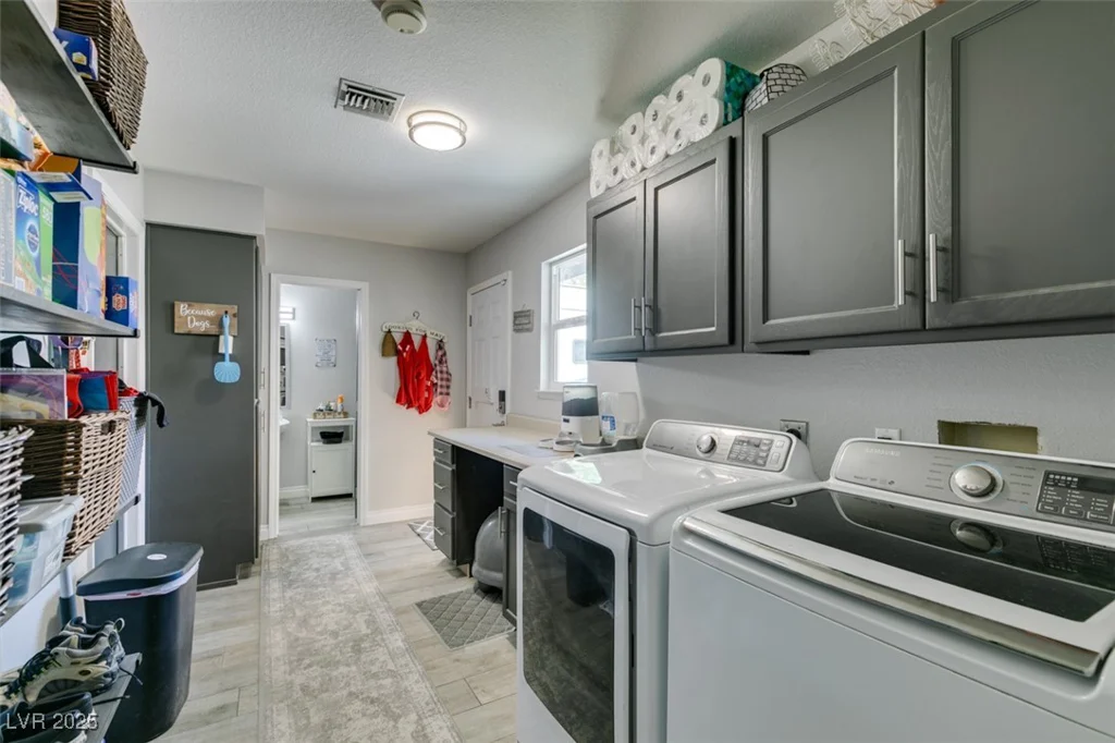 6517 Brooks, Las Vegas, NV 89108