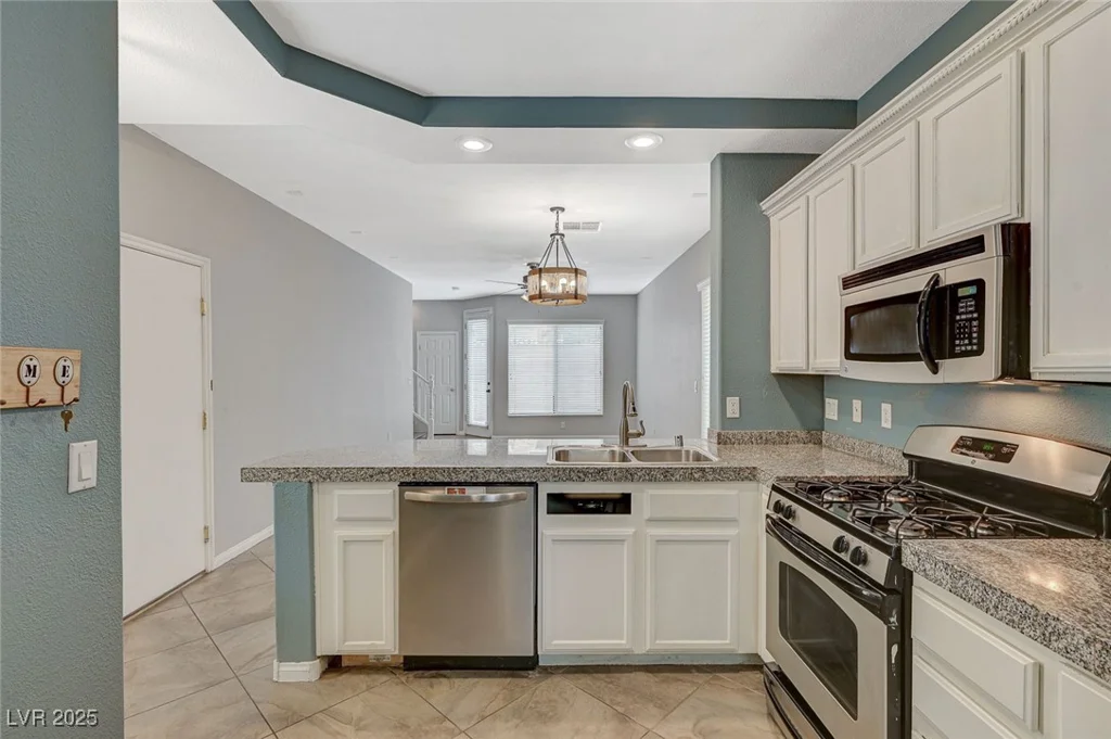 8261 Golden Flowers, Las Vegas, NV 89139