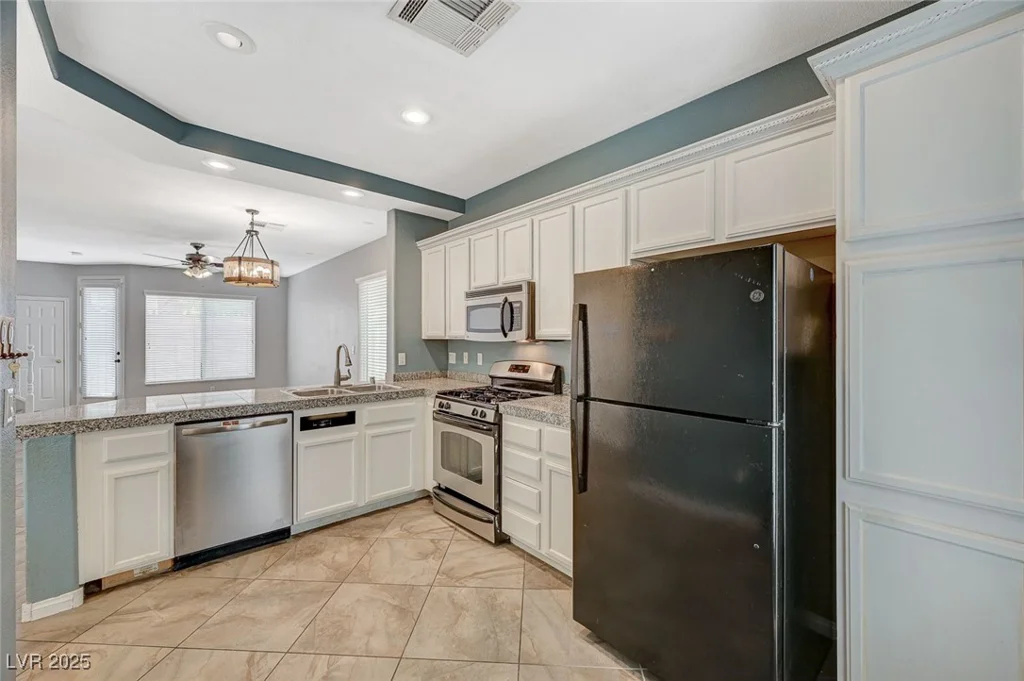 8261 Golden Flowers, Las Vegas, NV 89139