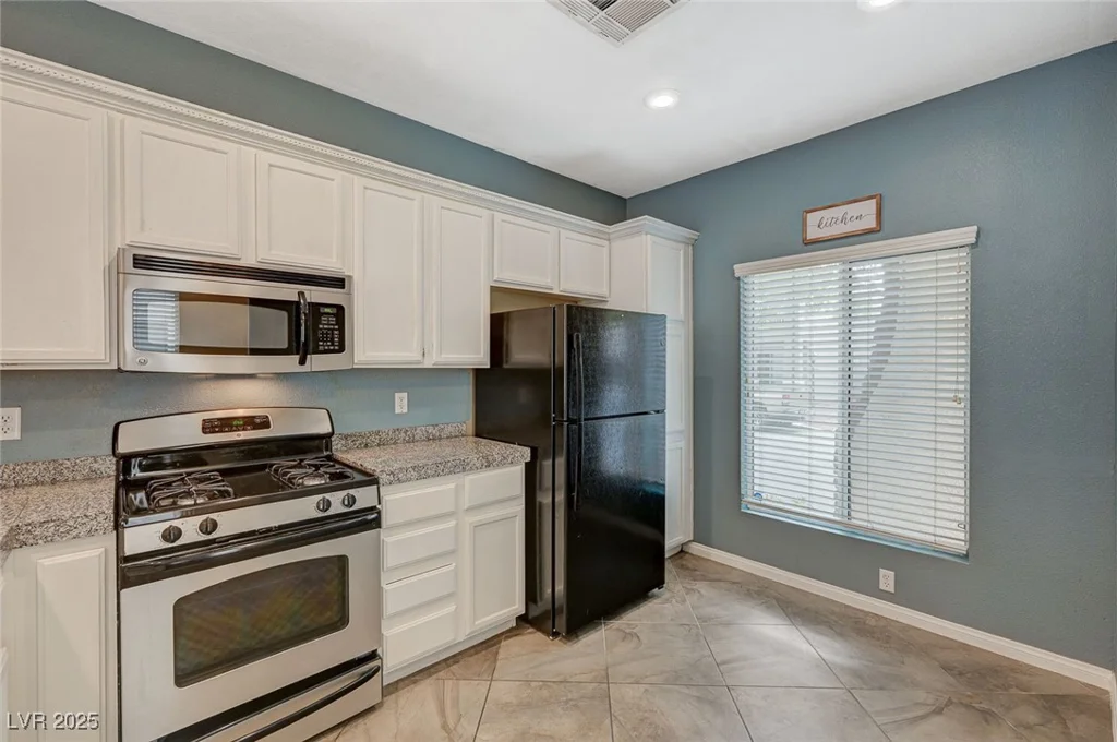 8261 Golden Flowers, Las Vegas, NV 89139