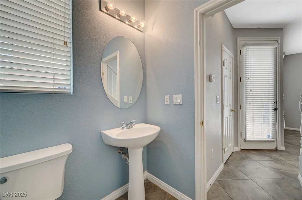 8261 Golden Flowers, Las Vegas, NV 89139