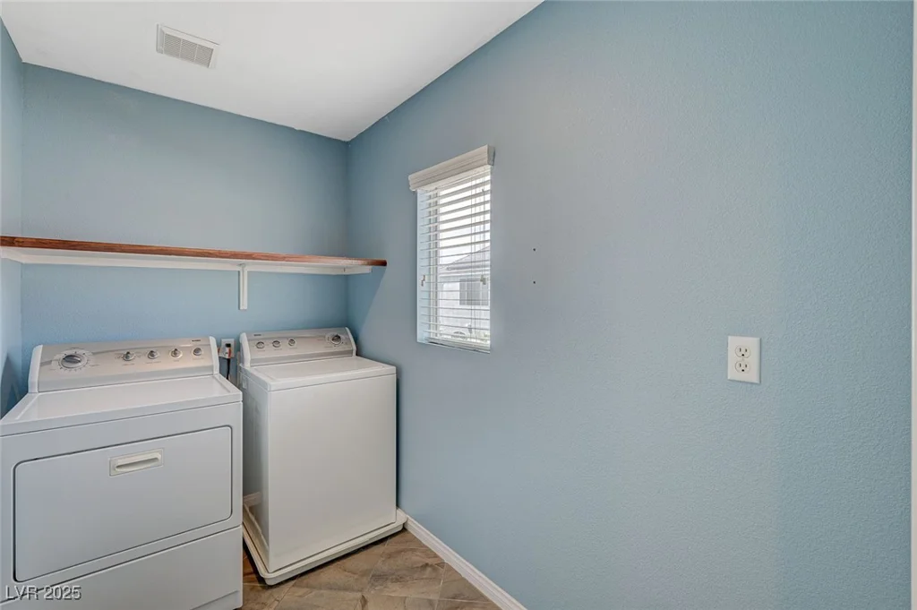 8261 Golden Flowers, Las Vegas, NV 89139