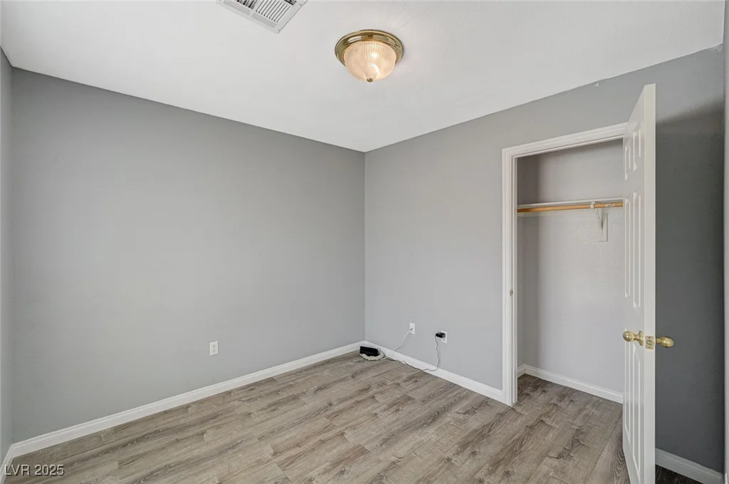 8261 Golden Flowers, Las Vegas, NV 89139