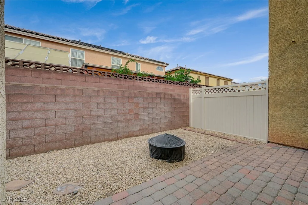 8261 Golden Flowers, Las Vegas, NV 89139