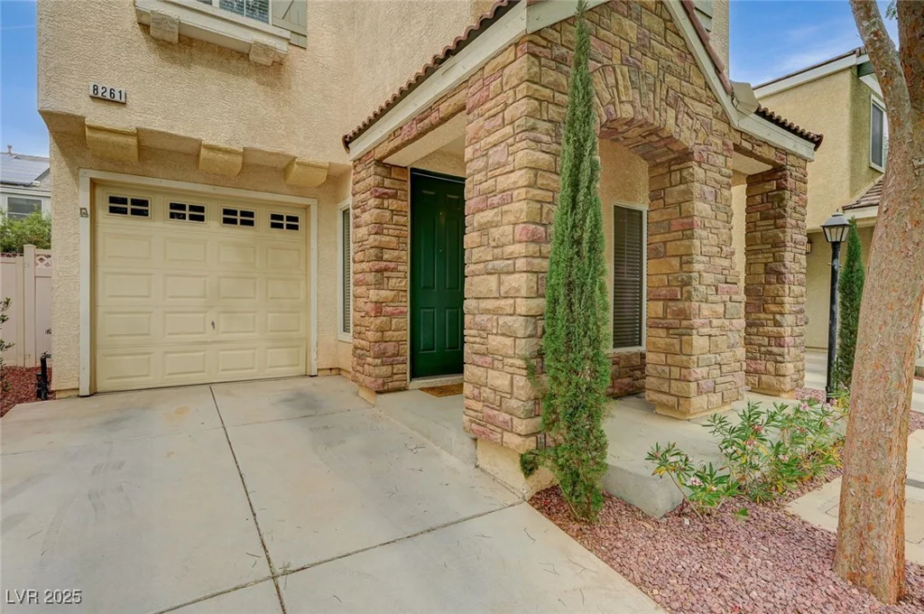 8261 Golden Flowers, Las Vegas, NV 89139