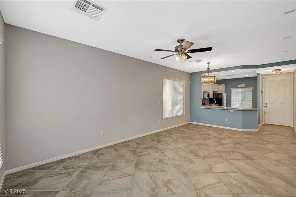 8261 Golden Flowers, Las Vegas, NV 89139