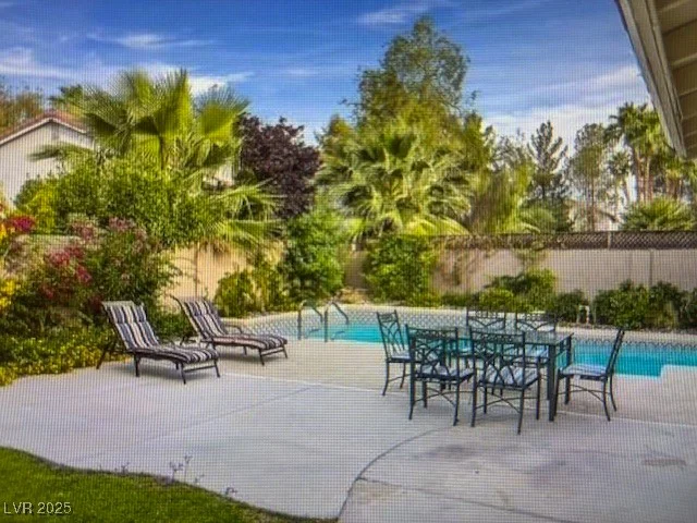 390 Rushing Creek, Henderson, NV 89014