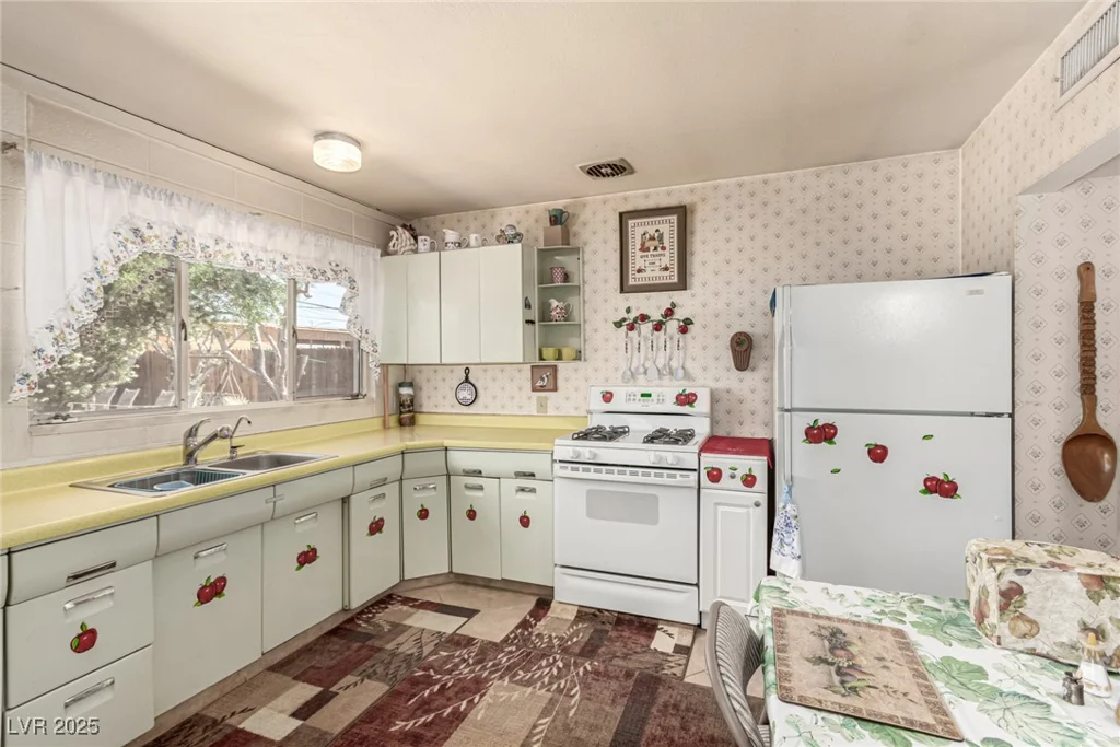 2600 Owens, North Las Vegas, NV 89030