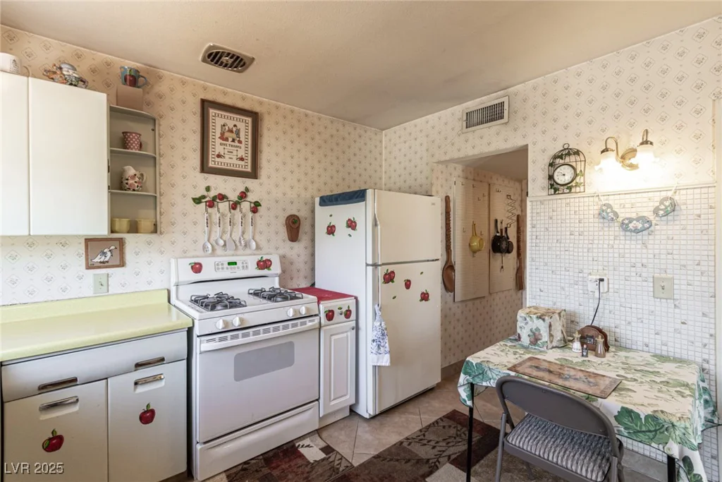2600 Owens, North Las Vegas, NV 89030