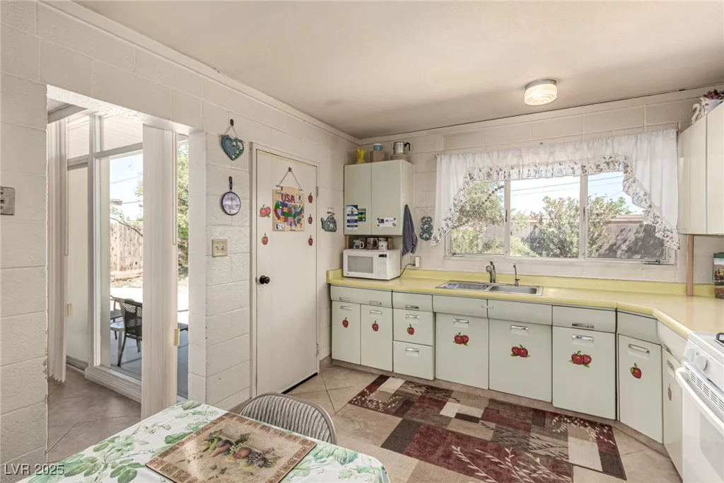 2600 Owens, North Las Vegas, NV 89030