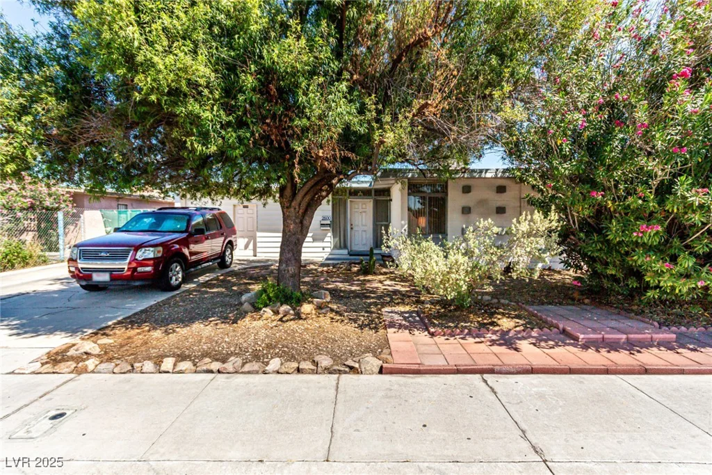 2600 Owens, North Las Vegas, NV 89030