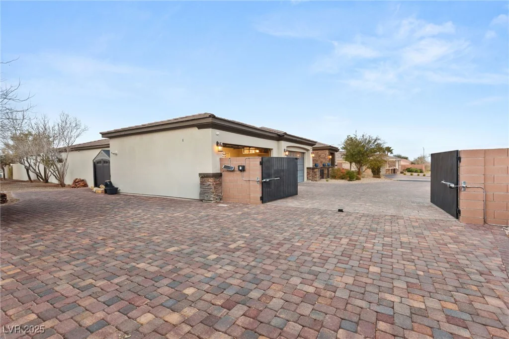 7165 Grand Canyon, Las Vegas, NV 89149