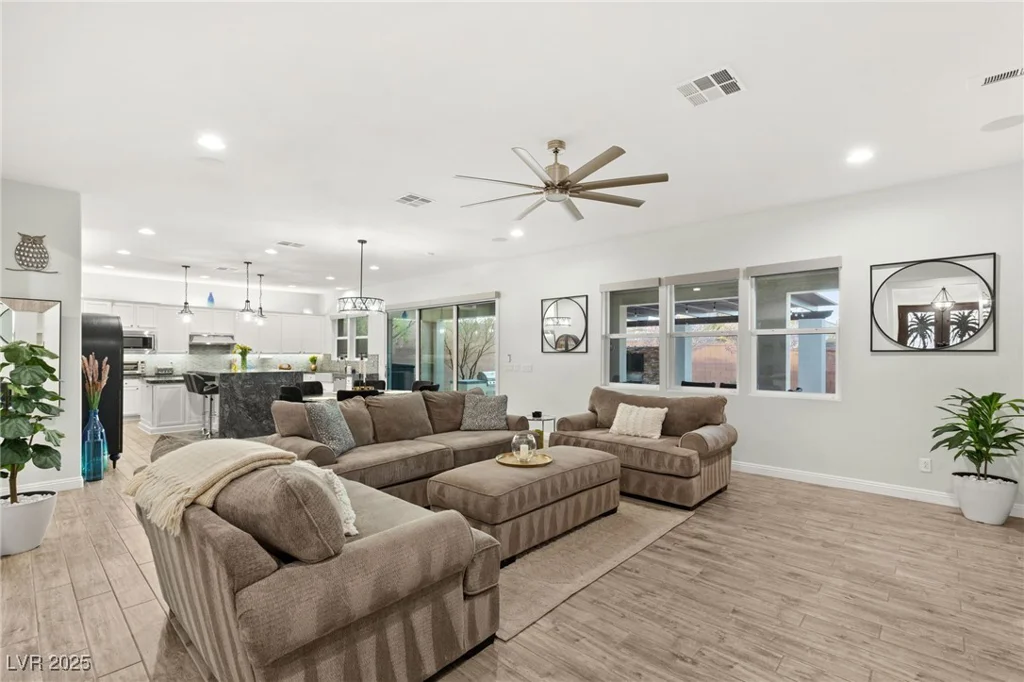 7165 Grand Canyon, Las Vegas, NV 89149