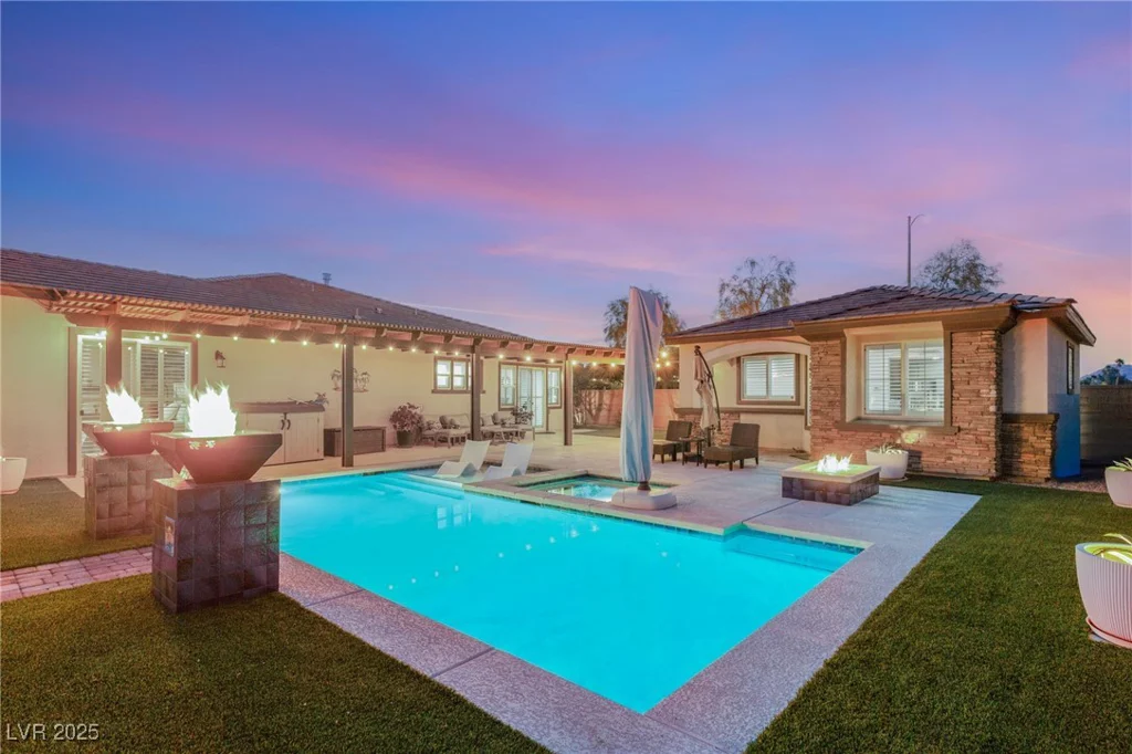 7165 Grand Canyon, Las Vegas, NV 89149