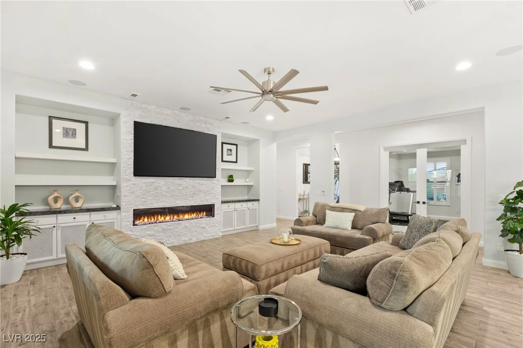 7165 Grand Canyon, Las Vegas, NV 89149