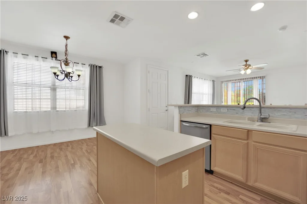 6705 Frances Celia, Las Vegas, NV 89122