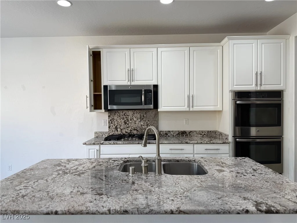 7246 Spring Flower, Las Vegas, NV 89117